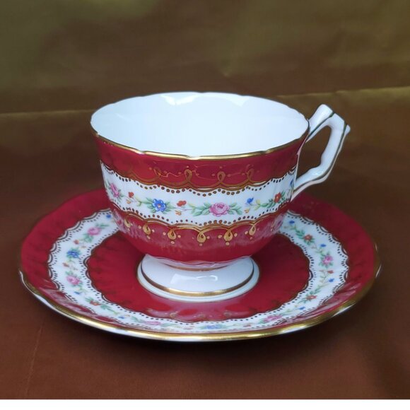 Aynsley Bone China Tea Cups & saucers (6 Available) - Picture 3 of 7